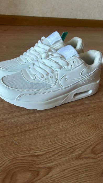 Белые Nike air max
