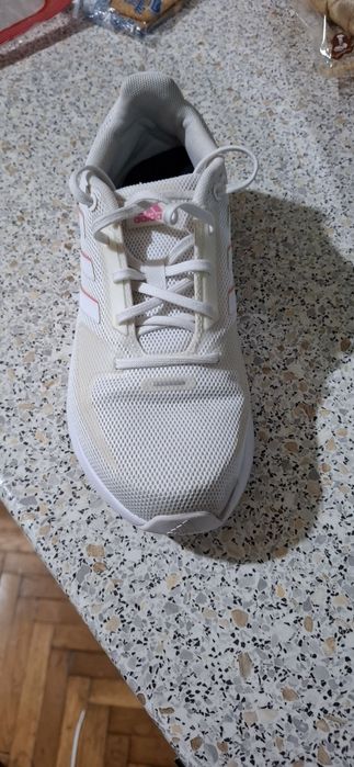 Adidasi adidas marimea 39