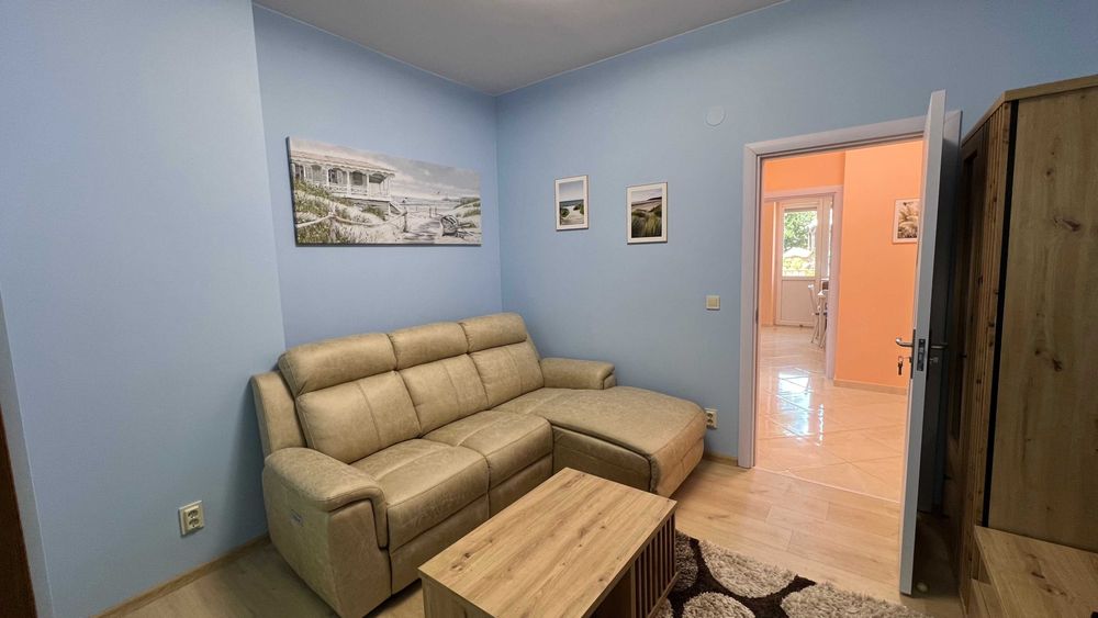 Дава се под наем Тристаен апартамент в София, Център - 65 кв.м за 765 € - Снимка #2