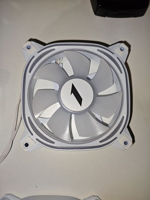 Комплект 7бр. ARGB Вентилатори 1stPlayer (Бели) + Контролер