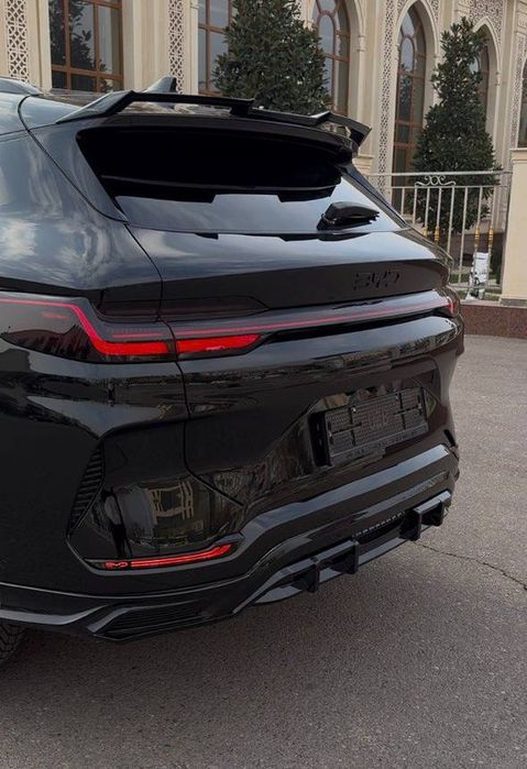 Логотип BYD черный глянец