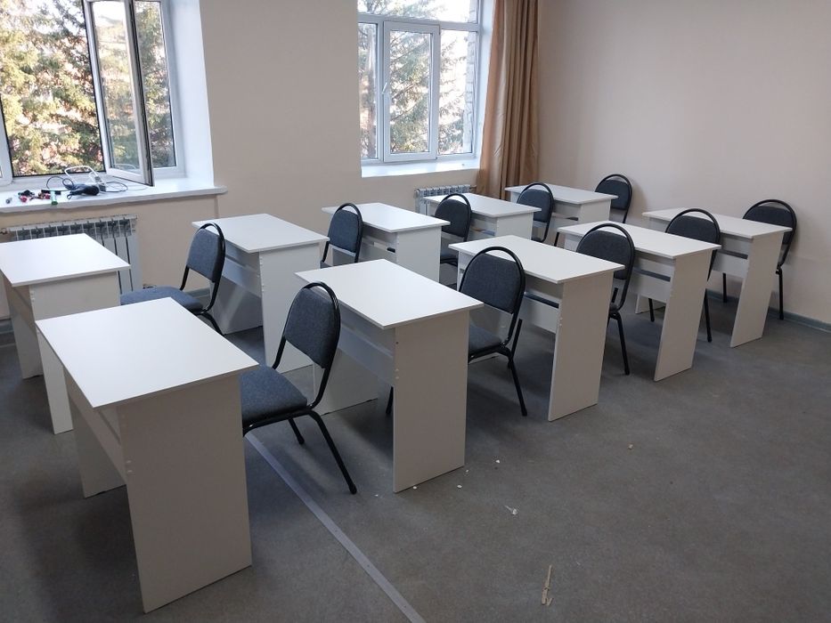 Парты, стол, стулья