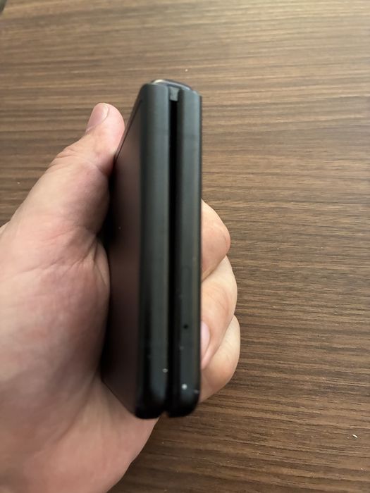 Samsung Galaxy Z Flip 3 - за части