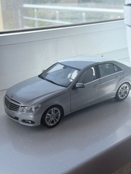 Колекционерски модел Mercedes-Benz E-class w212 Minichamps 1:18