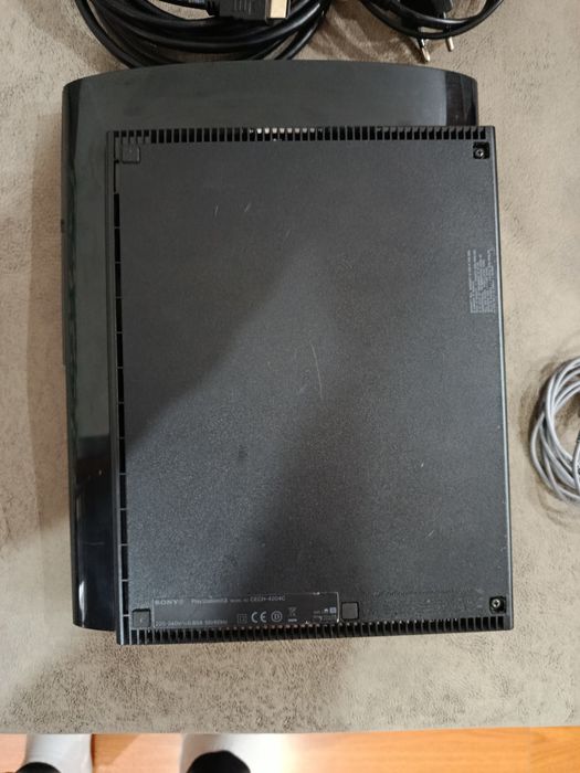 Consola PlayStation 3 SuperSlim Modata 500GB cu 2 controllere