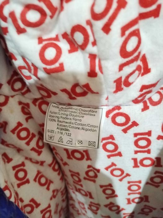 Детско зимно яке/дъждобран 101 Далматинци 116/122размер 5,6г