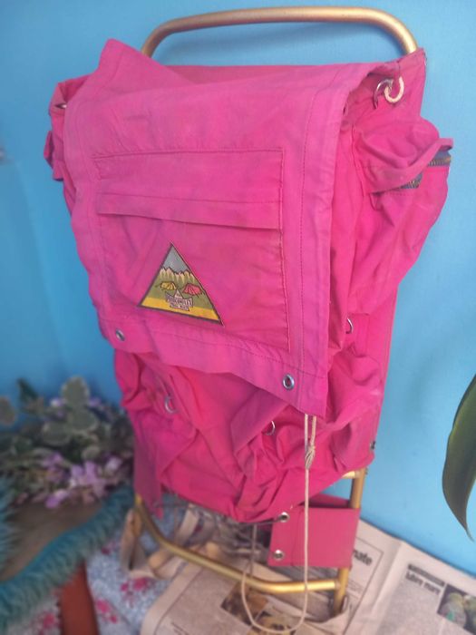 Rucsac cu cadru metalic