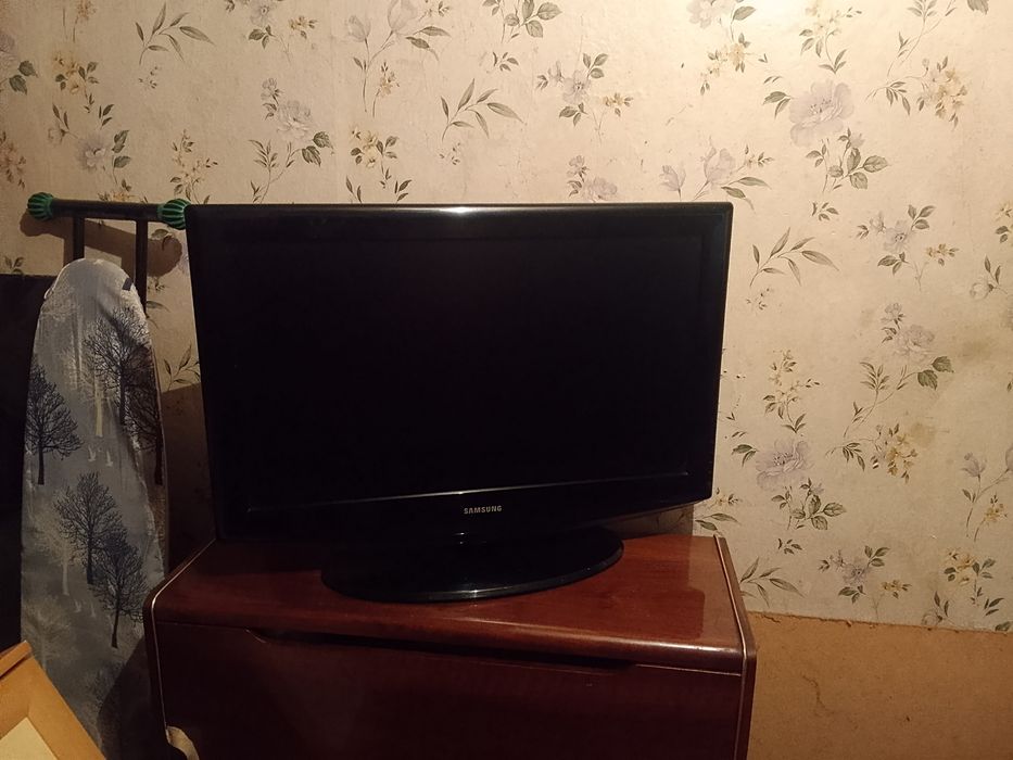 Продам телевизор Самсунг плазма