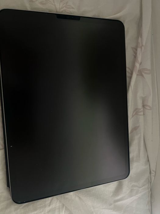 Vand Ipad pro 11 2022 cu procesor M2 128gb