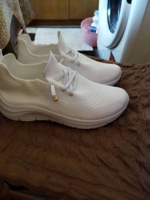 Маратонки номер 38