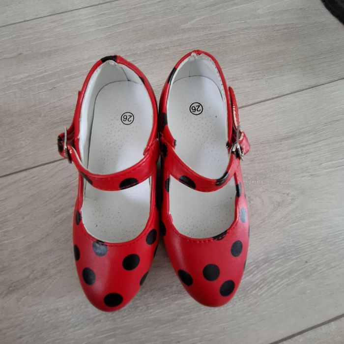 Продам детскую обувь, фламинго!