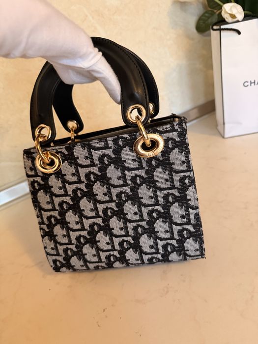 Нова дамска чанта Lady Dior mini