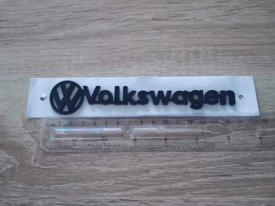 черен надпис Volkswagen