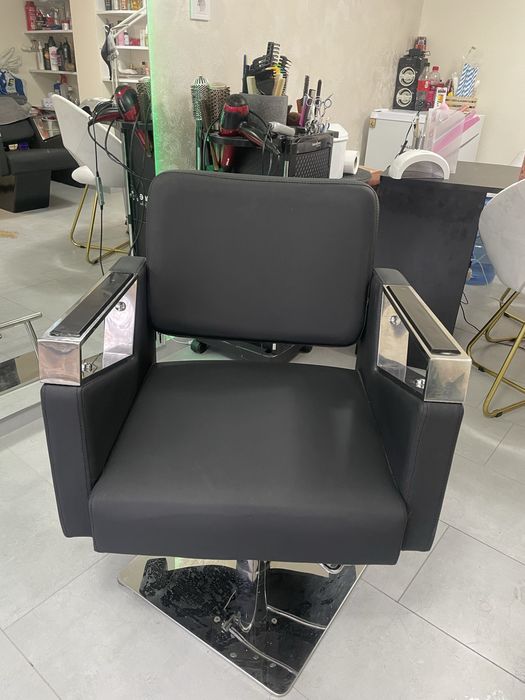 Професионален фризьорски стол