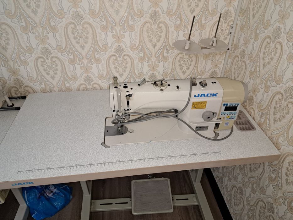 Промышленная швейная машинка