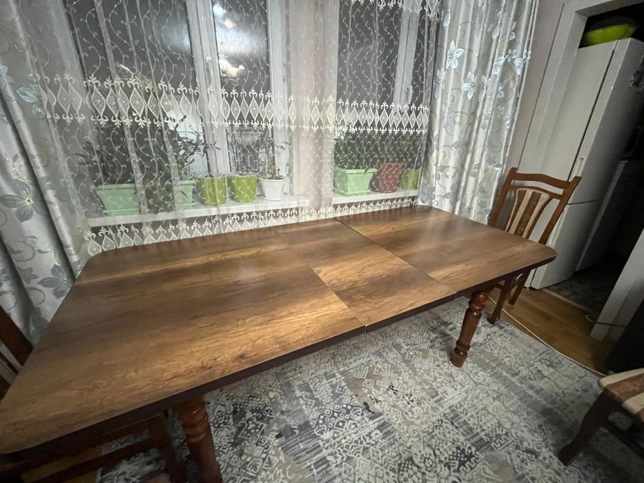 Стол обеденный раздвижной + 4 стула