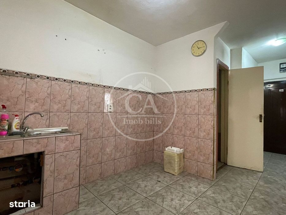Apartament de vânzare cu 3 camere în zona Nufarul, Oradea
