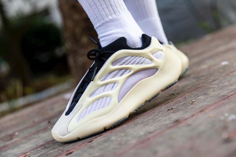Yeezy 700v3 46 номер