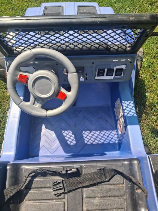 Jeep cu pedale si telecomanda pentru copii