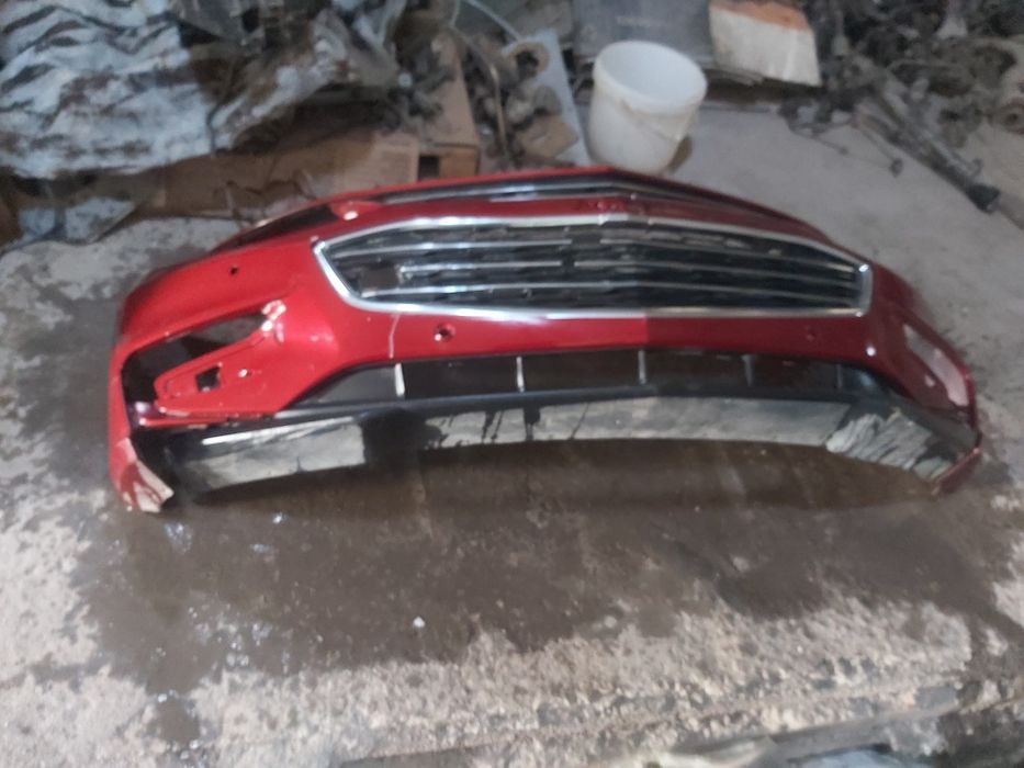 Продам бампер целый малибу 2