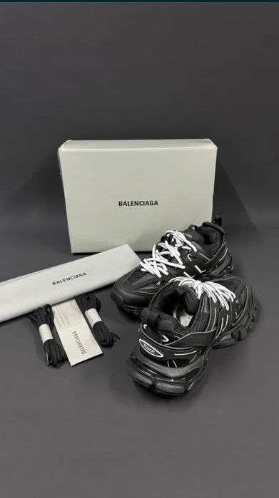 balenciaga track