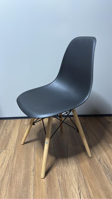 Продам столик в б/у