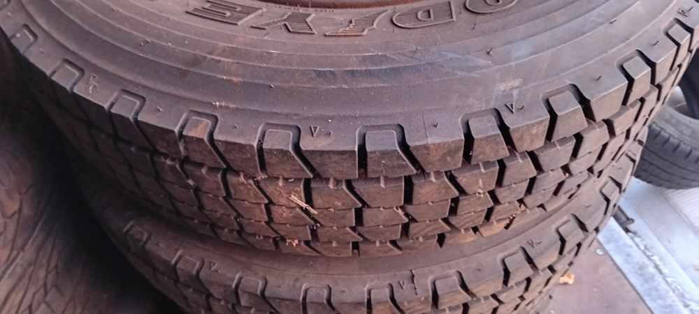 anvelope 8.5 R17.5.  8R 175