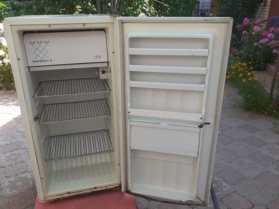 Холодильник Бирюса