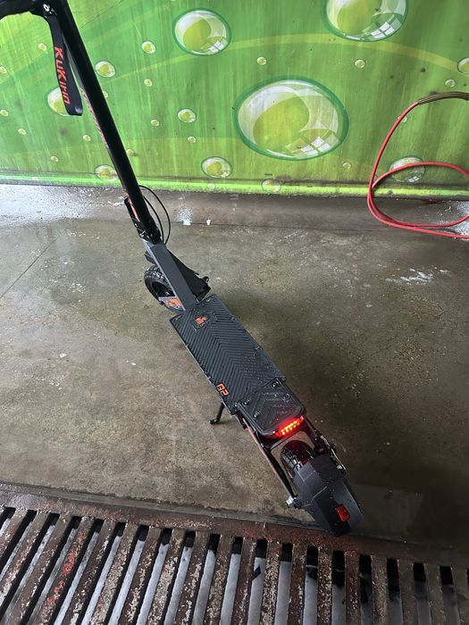 KUKIRIN g2 1060km stare foarte buna plus accesorii