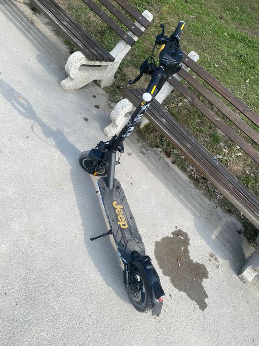 Електрически скутер-тротинетка JEEP JUC AS IPX5 ДО 25 КМ/Ч, ПРОБЕГ ДО 50 КМ