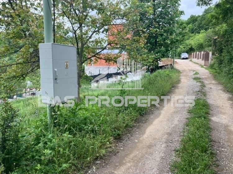 Продава се Парцел в Банкя - 600 кв.м за 105 €/кв.м - Снимка #2