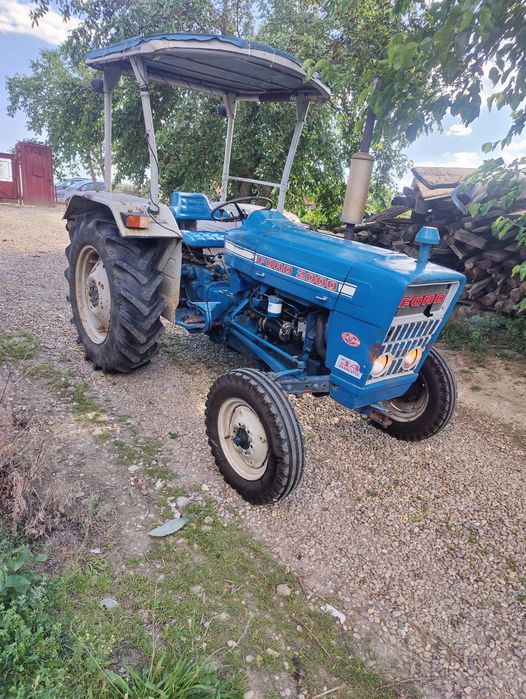 Tractor Ford 2000