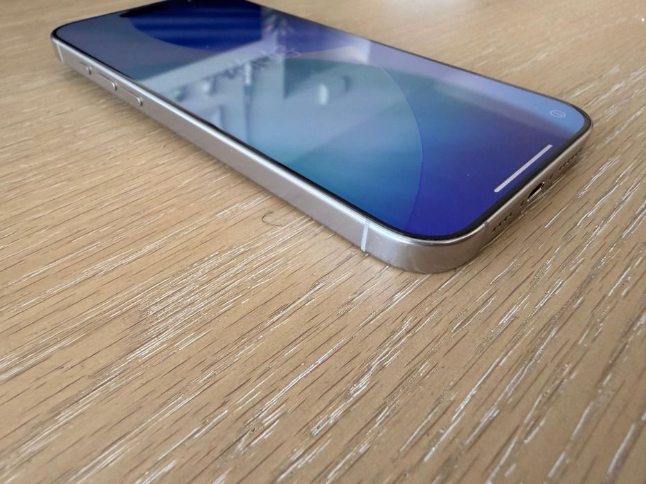 IPhone 16 Pro max 256 Гб в отличном состоянии