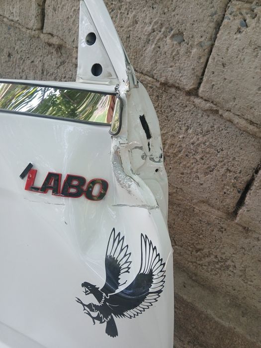 Labo o'ng eshik sotiladi rasimdagidek kimga kerak bulsa