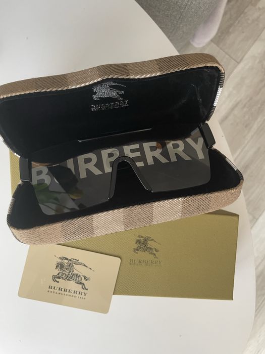 ochelari burberry