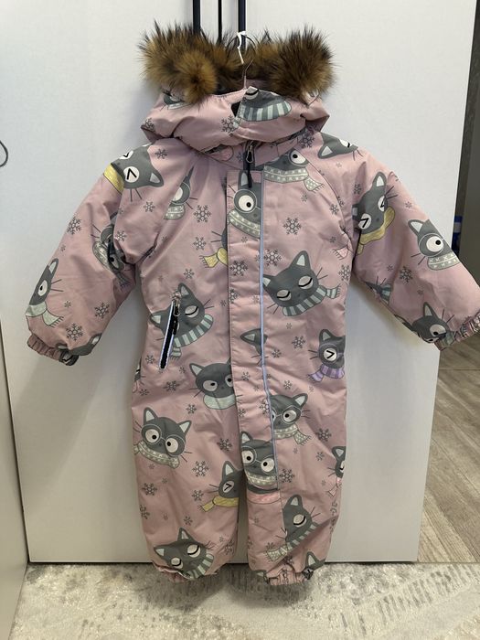 Продам детские комбинезоны и куртки