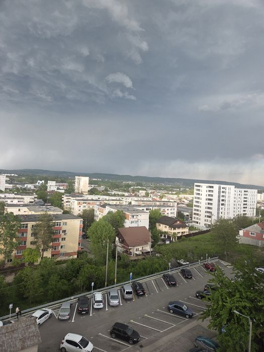 Proprietar, vând Apartament 2 Camere DECOMANDAT + LOC PARCARE – Complet Mobilat și Utilat – Găvana 2