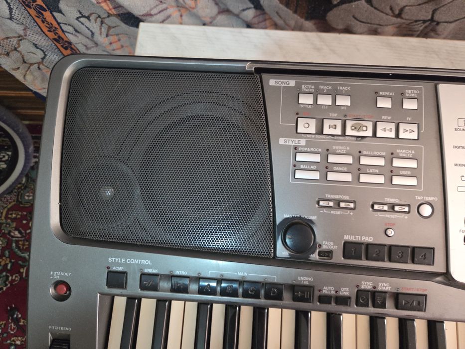 Синтезатор YAMAHA PSR 1000