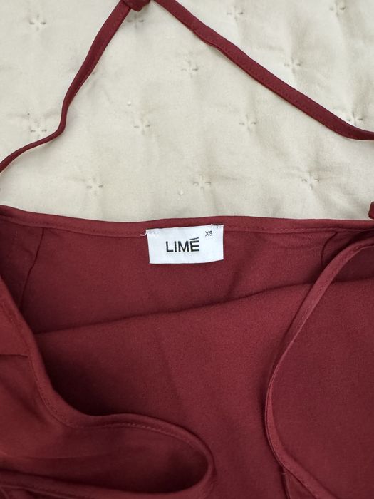 Атласное платье от LIME