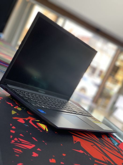Ноутбук ASUs VIVOBOOK X1504V