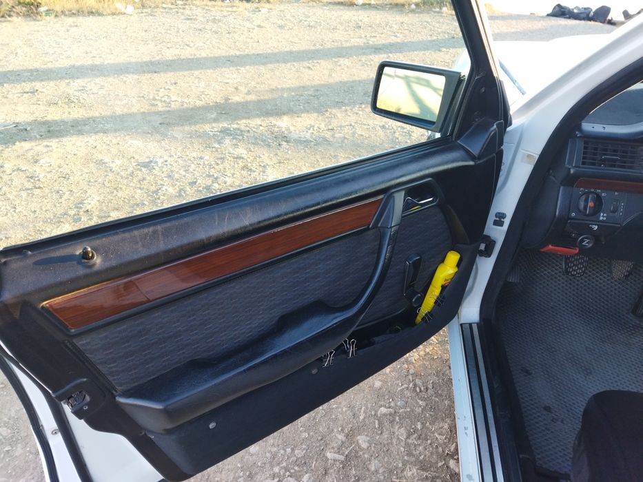 Продам мерседес Е200.