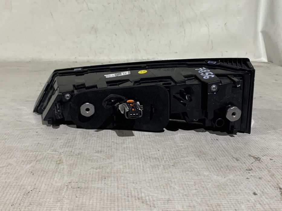 Stop stanga spate pe hayon, Peugeot 308 GT, 2021, 2022, 2023, 2024, cod origine OE 9835300480.