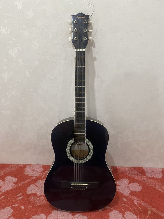 Гитара музыкальная