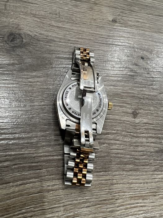 Продам часы наручные