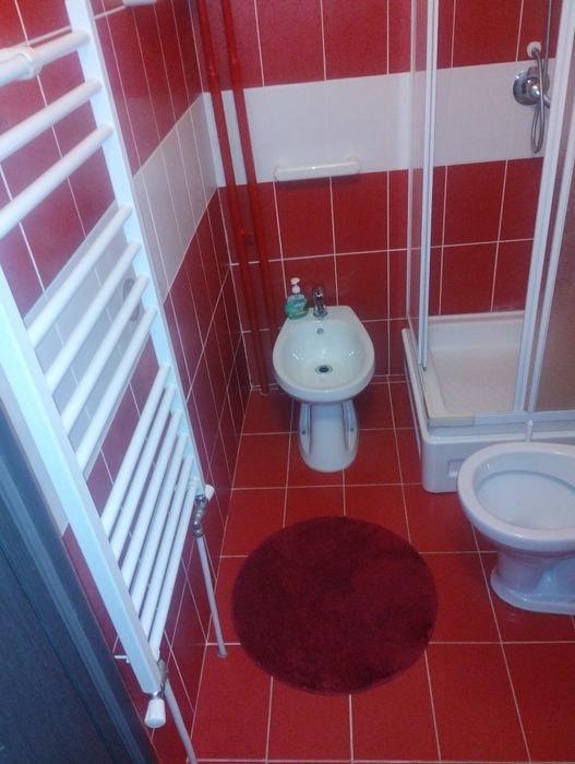 Vând apartament 3 camere 2 băi
