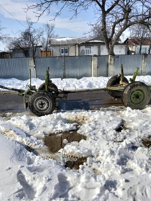 Vand căruță  buna de pădure si de greutate
