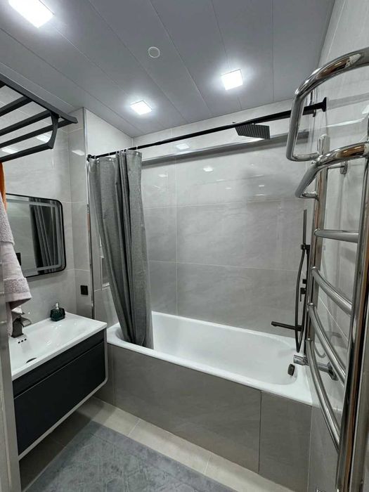 СРОЧНО Продам 4 комн кв-ра ул.Коратош Напротив ТРЦ Самарканд Дарвоза!!