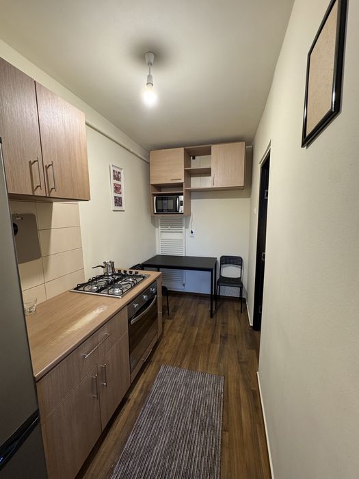 Inchiriez apartament 1 camera, Arcu Bacinschi Gara, langa fosta Billa, renovat, mobilat, disponibil imediat