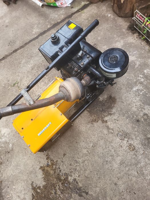 Vînd generator Briggs& Statton made în USA 2400w