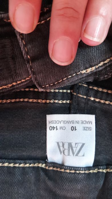 Детски дънки на Zara за 10г.